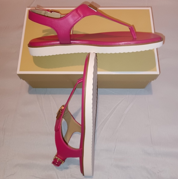 Michael Kors Jilly Thong Sandals - Picture 5 of 13